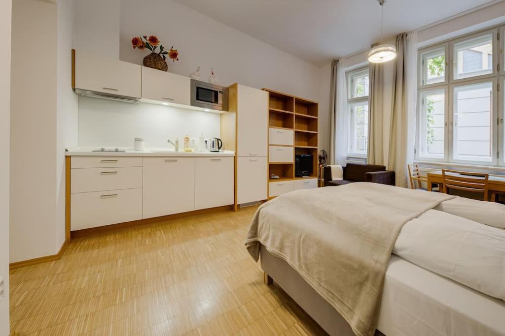Deluxe Suite In Prime Location Prag Eksteriør billede